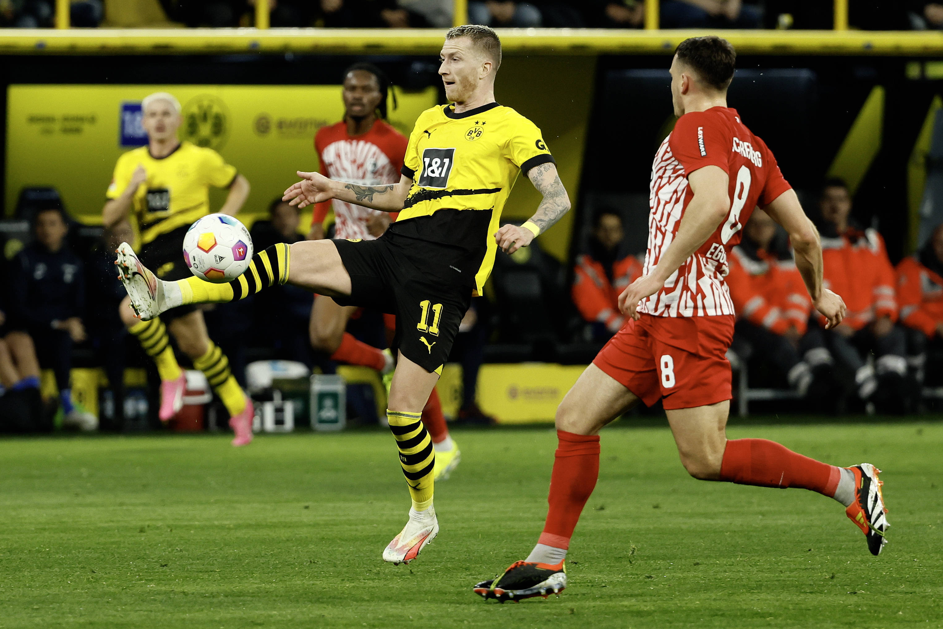 爱游戏APP-CBA季后赛加时末段走向成谜；勒沃库森内部沟通；球迷炸锅；团队化学反应显著(cba季后赛对13最新消息)