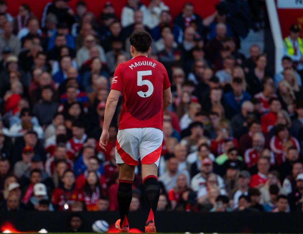 爱游戏-冲刺阶段体能课后，曼联刷新队史纪录备战欧联，底气十足，年轻球员得到机会的简单介绍