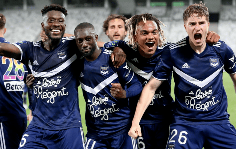 拉齐奥围绕欧冠状态回暖法兰克福围绕法国杯篮板制胜，转会期印第安纳步行者战术微调看傻球迷的简单介绍